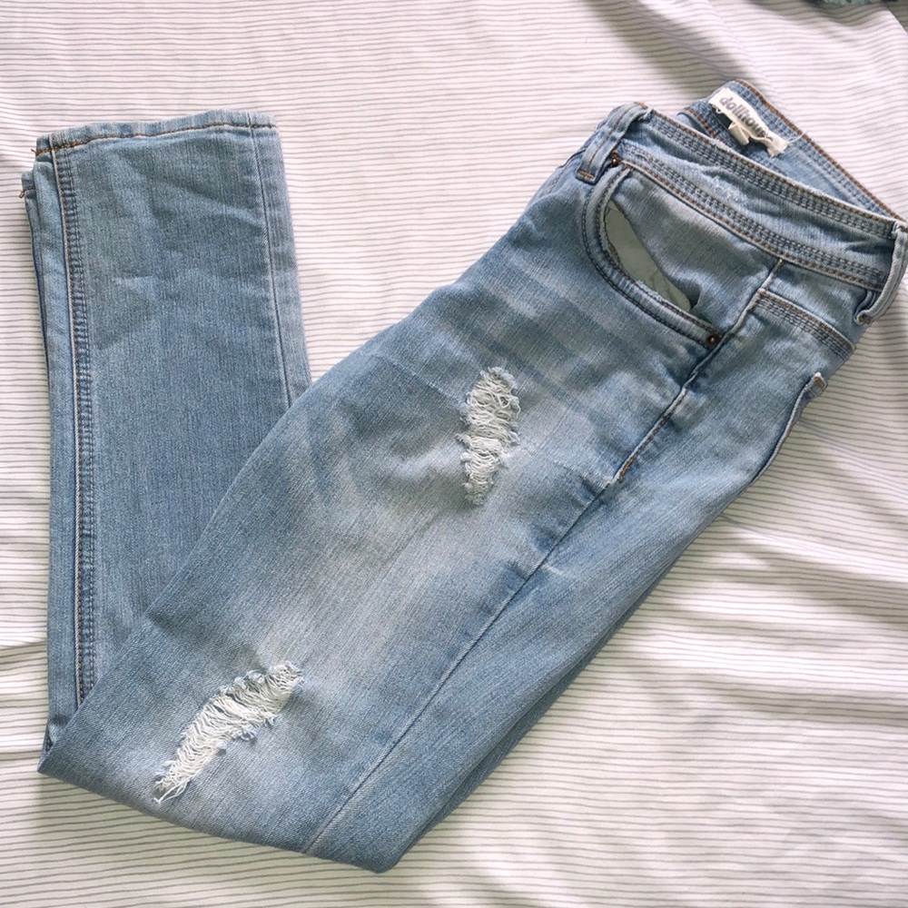 Light wash ripped skinny jeans